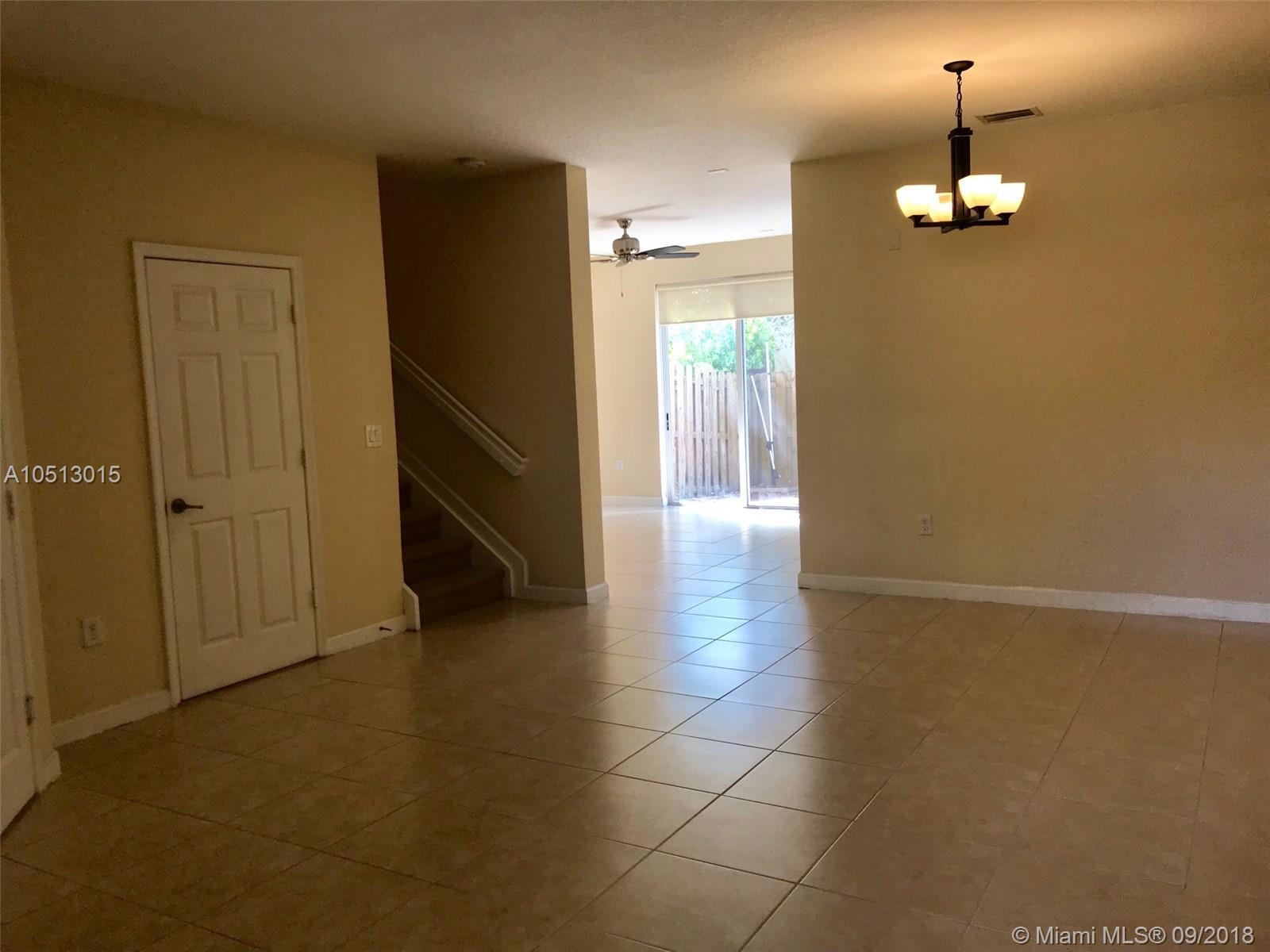 ISLANDS AT DORAL NORTHWES - Residential