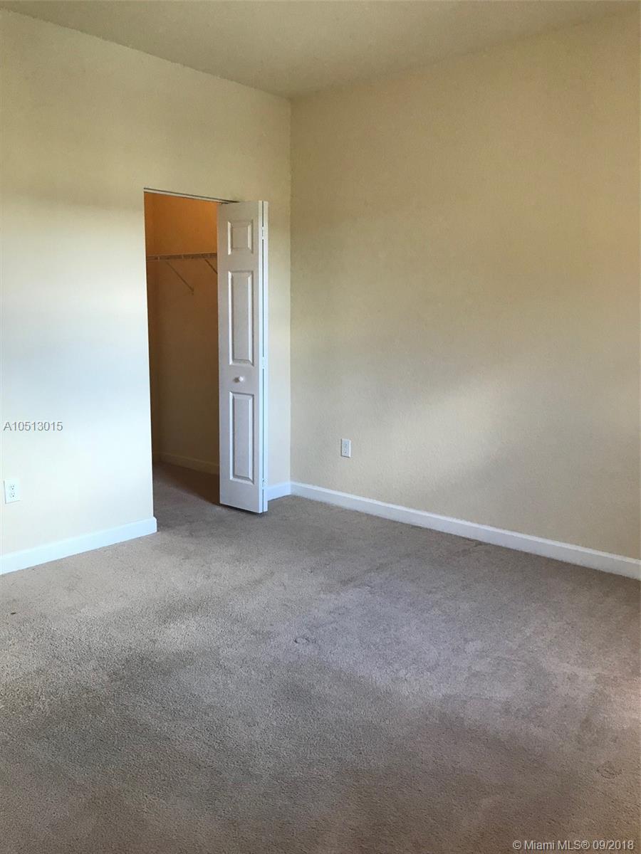 ISLANDS AT DORAL NORTHWES - Residential