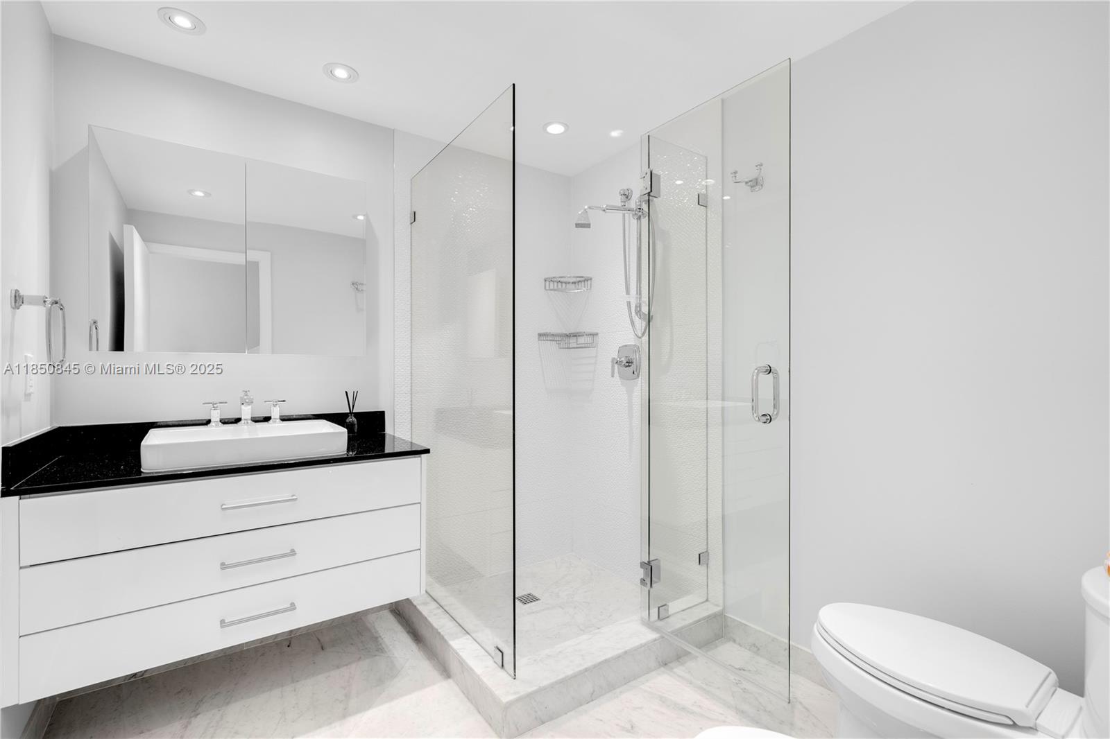 TOWERS QUAYSIDE CT-YARD V - Residential