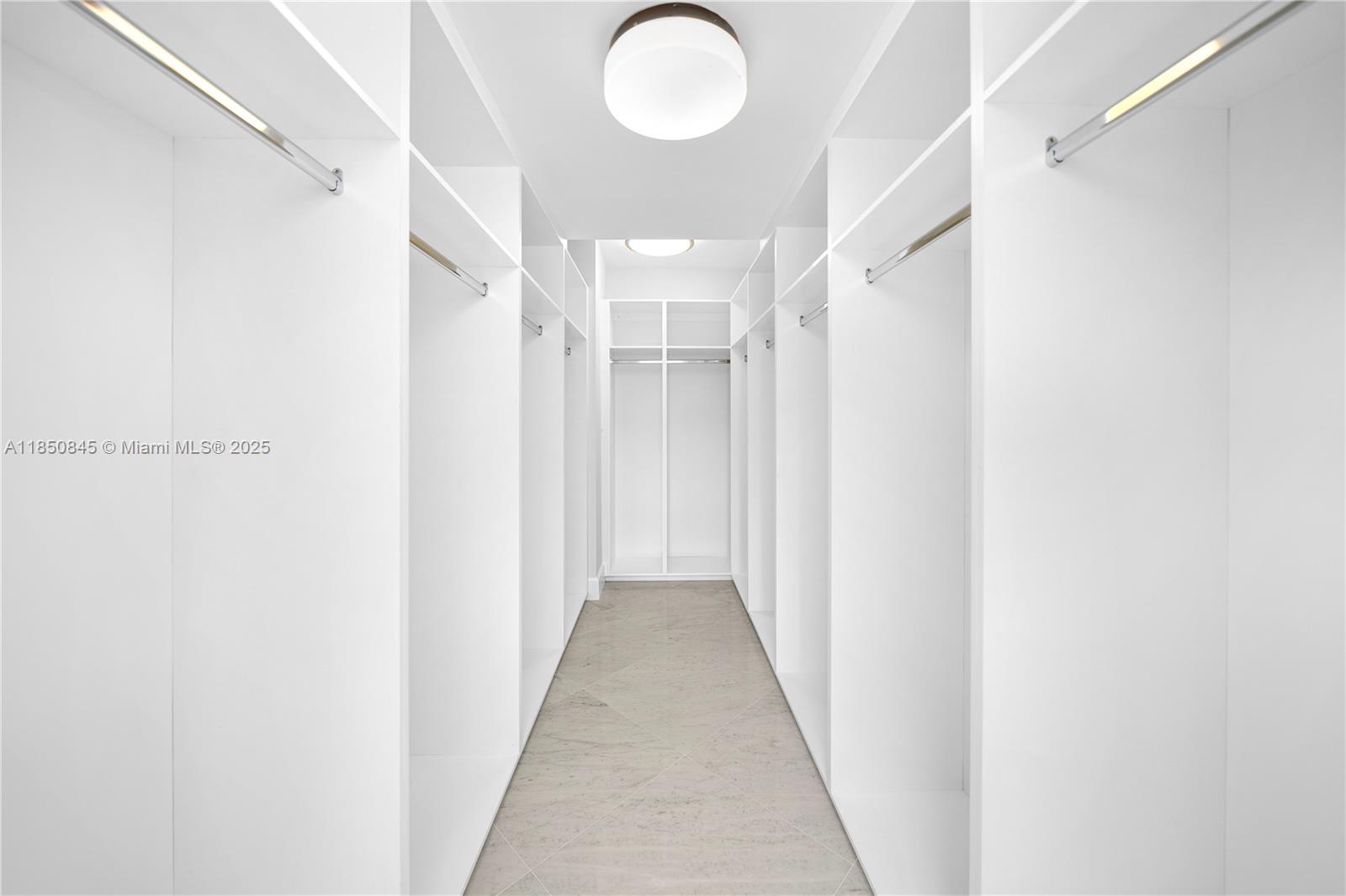 TOWERS QUAYSIDE CT-YARD V - Residential