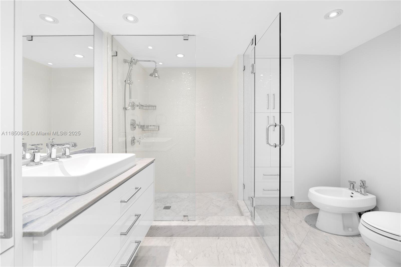 TOWERS QUAYSIDE CT-YARD V - Residential