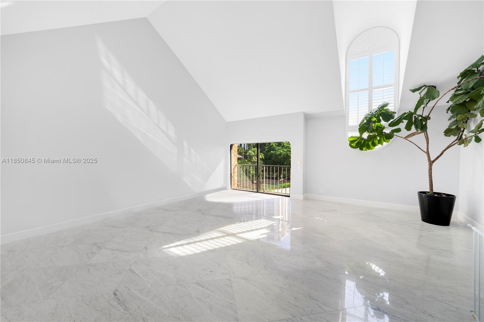 TOWERS QUAYSIDE CT-YARD V - Residential