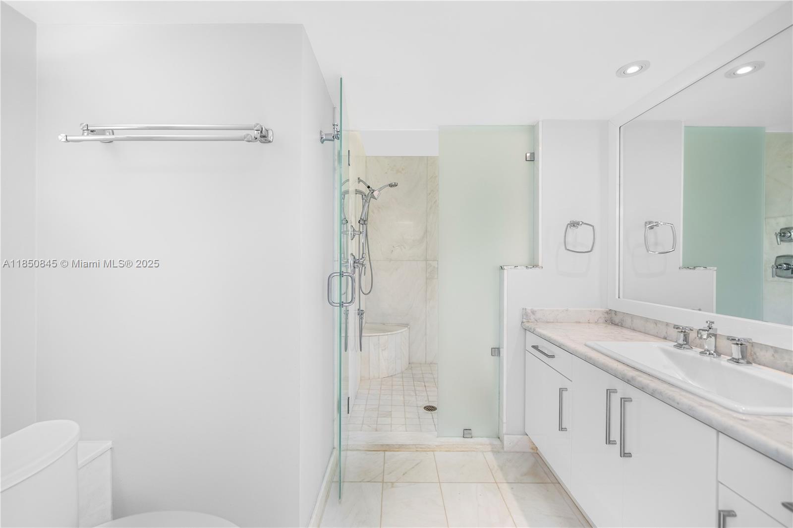 TOWERS QUAYSIDE CT-YARD V - Residential