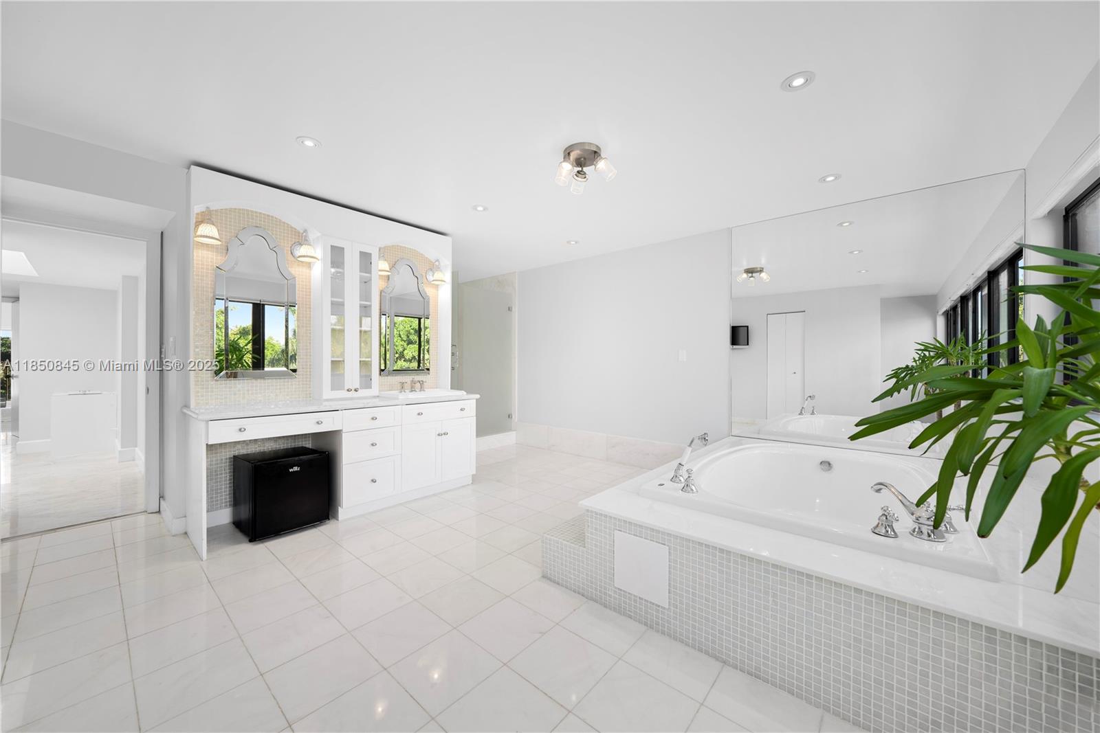 TOWERS QUAYSIDE CT-YARD V - Residential