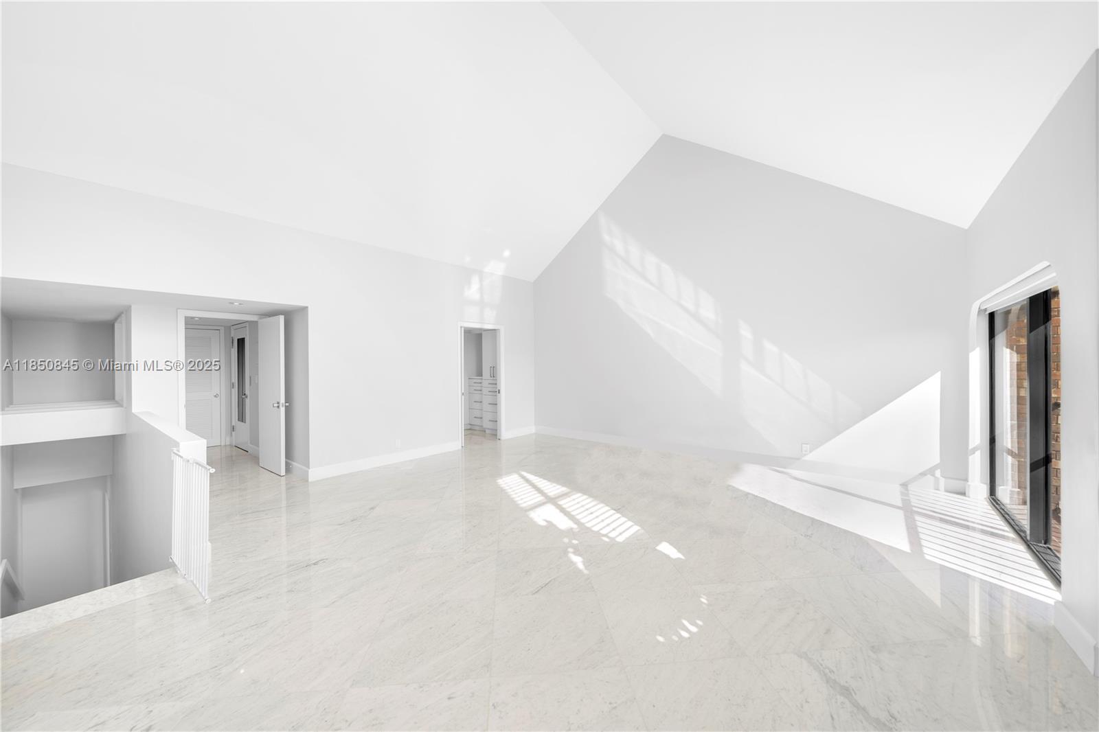 TOWERS QUAYSIDE CT-YARD V - Residential