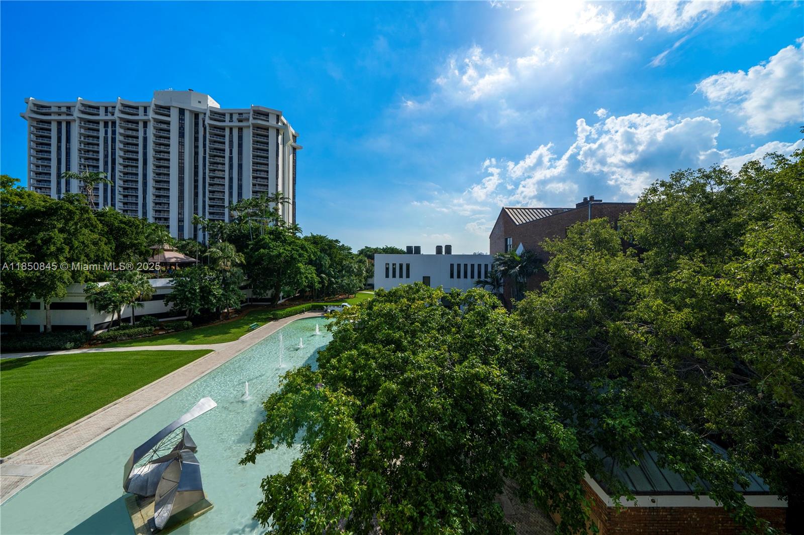 TOWERS QUAYSIDE CT-YARD V - Residential