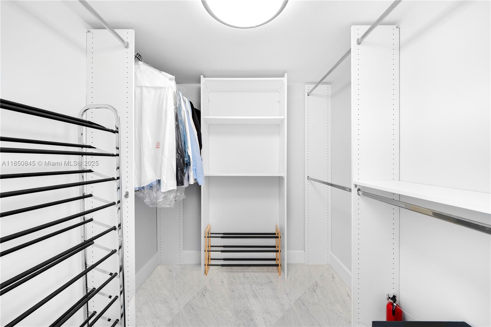 TOWERS QUAYSIDE CT-YARD V - Residential