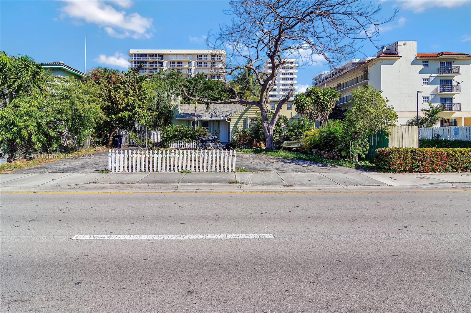 8919 Harding Ave