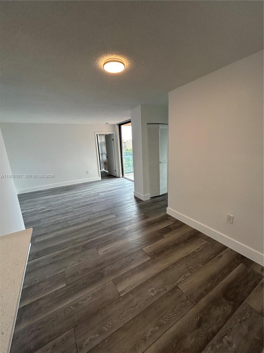 INTERNATIONAL PARK CONDO - Residential