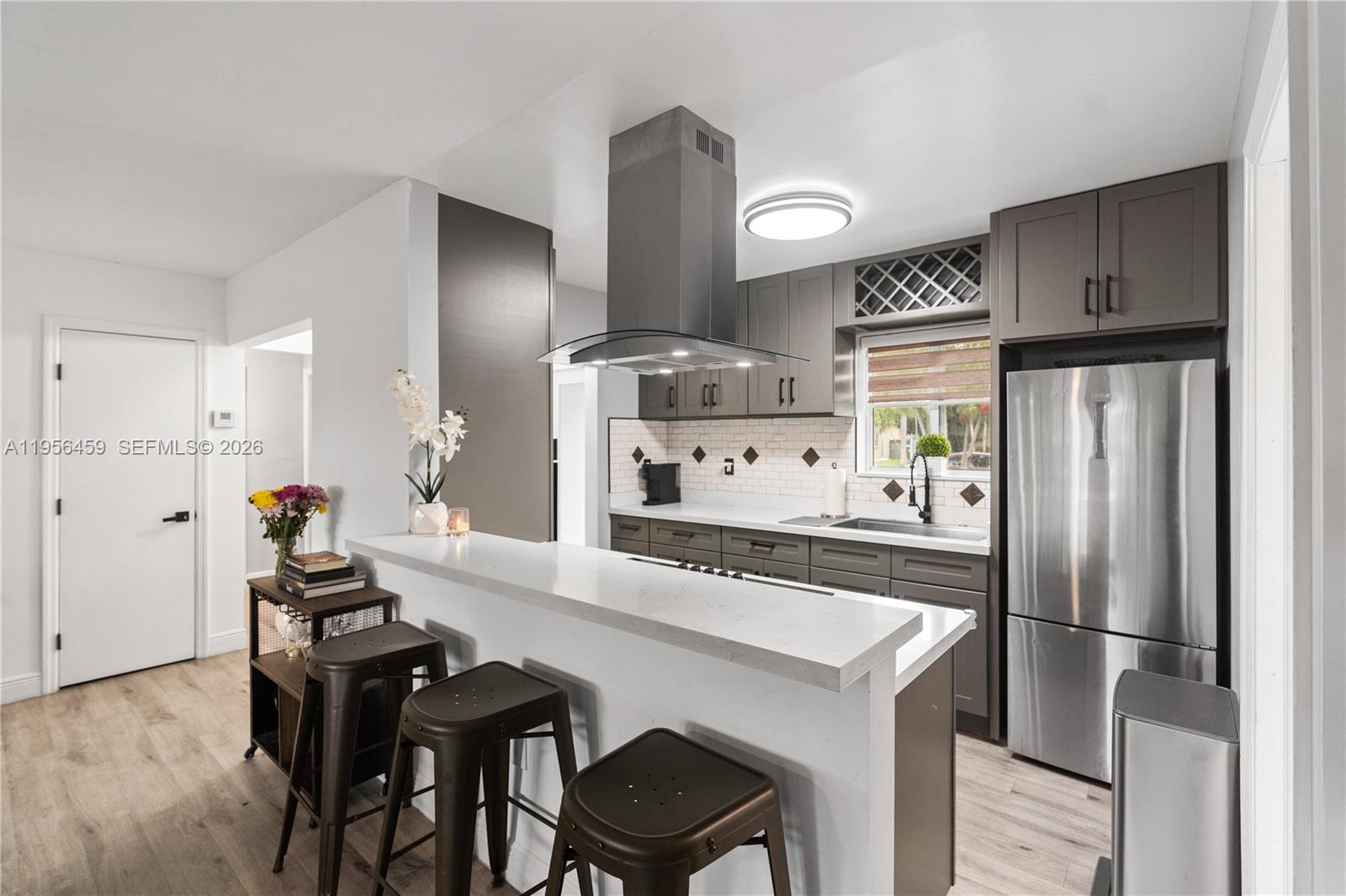 HOLLYWOOD PINES NO 2 AMEN - Residential