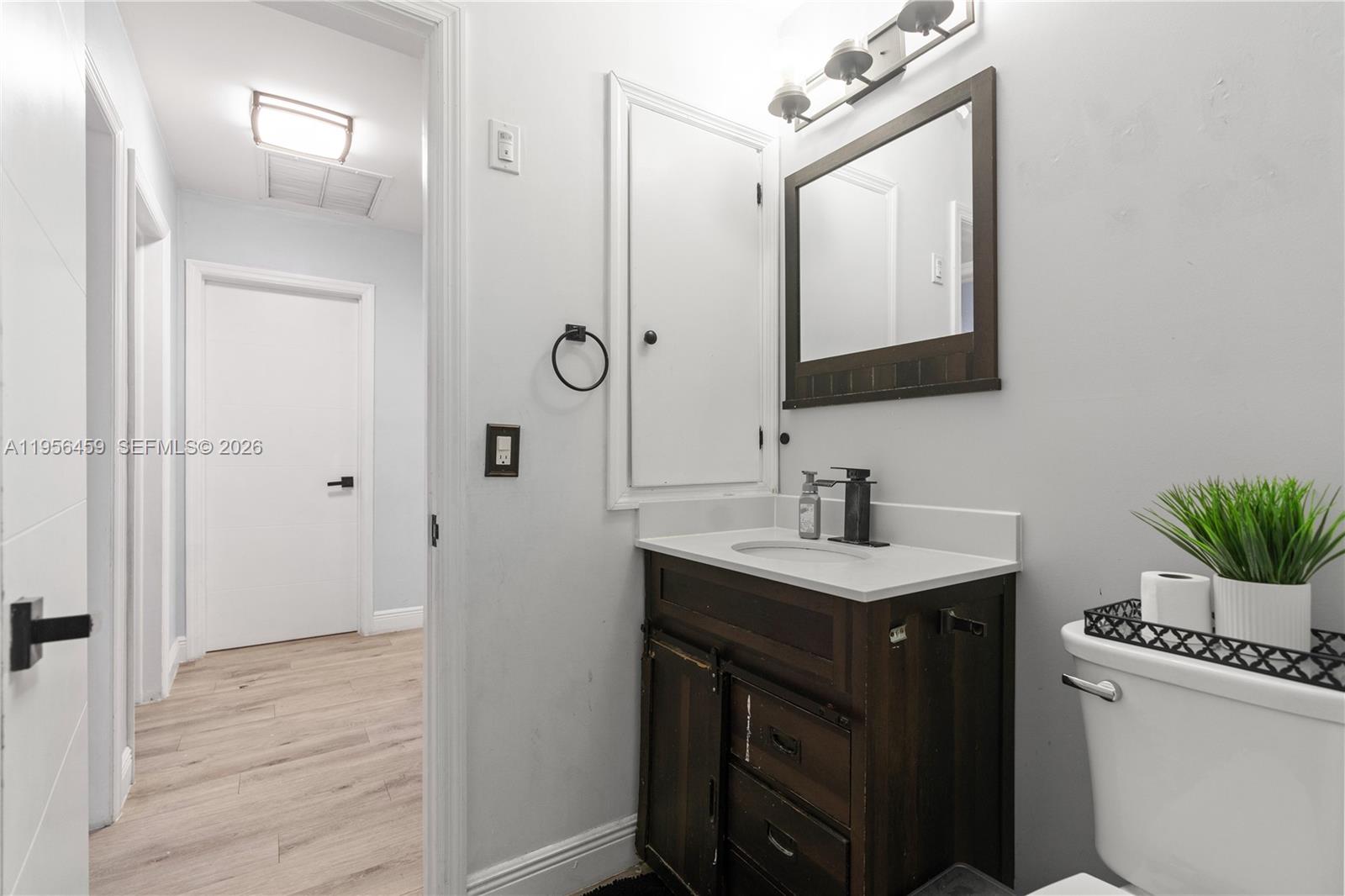 HOLLYWOOD PINES NO 2 AMEN - Residential