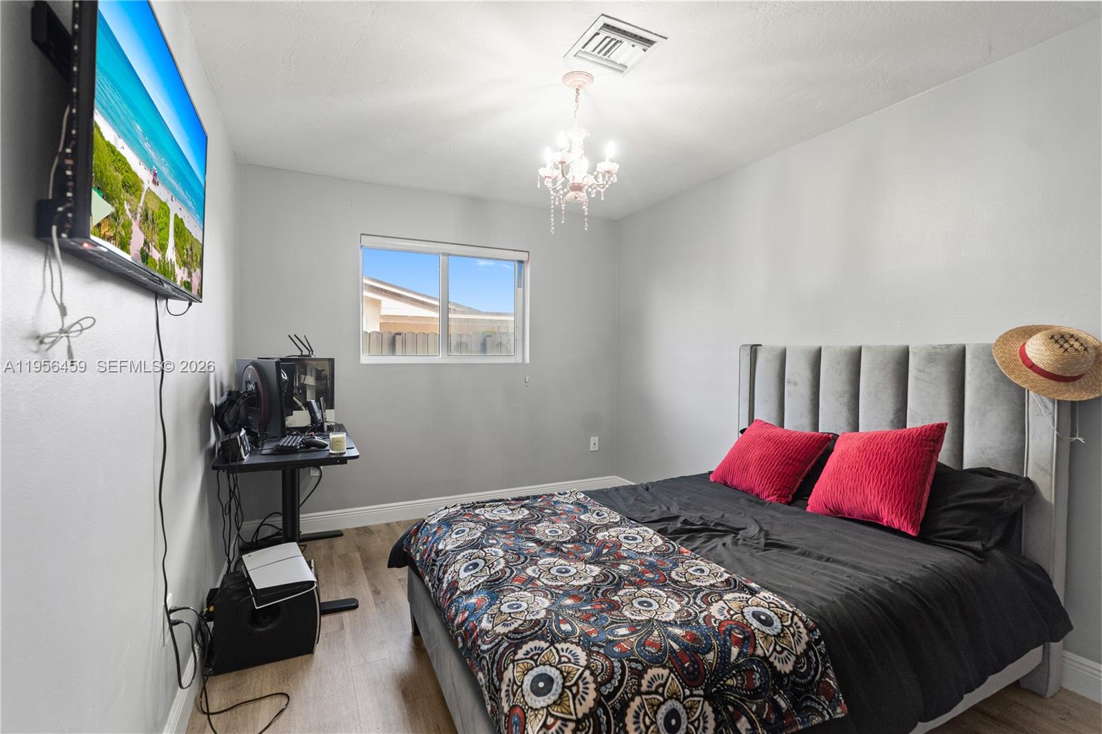 HOLLYWOOD PINES NO 2 AMEN - Residential