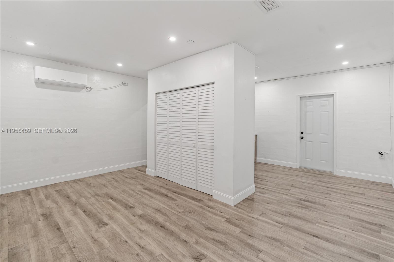 HOLLYWOOD PINES NO 2 AMEN - Residential