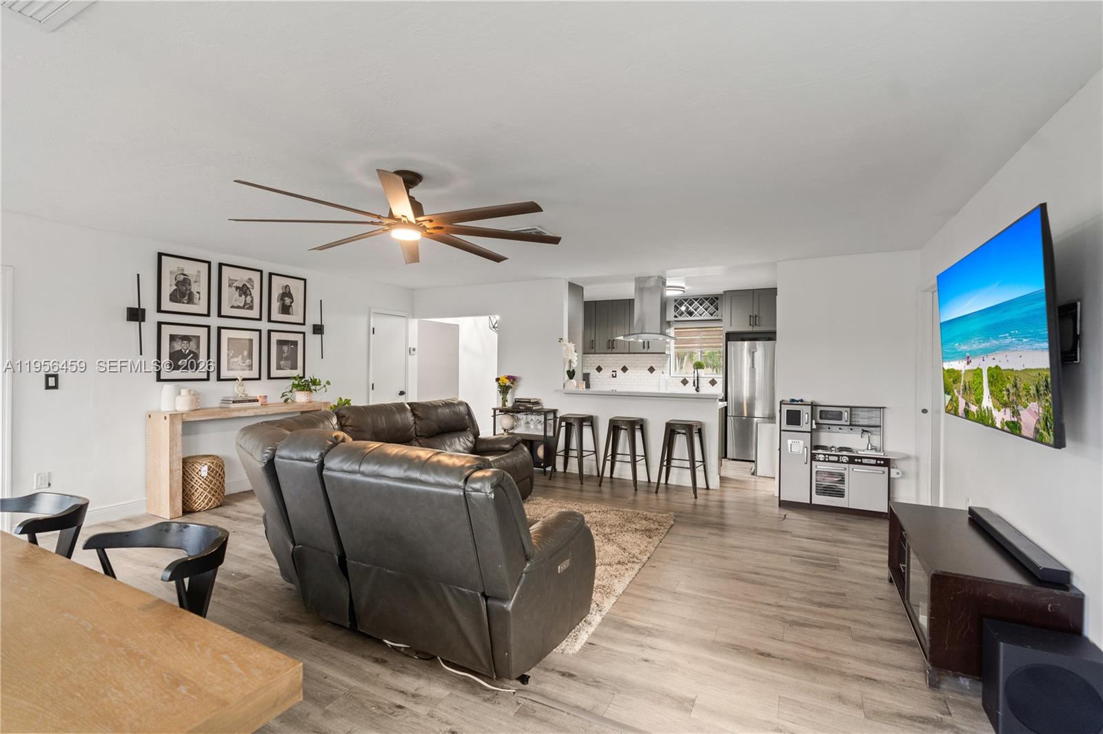 HOLLYWOOD PINES NO 2 AMEN - Residential