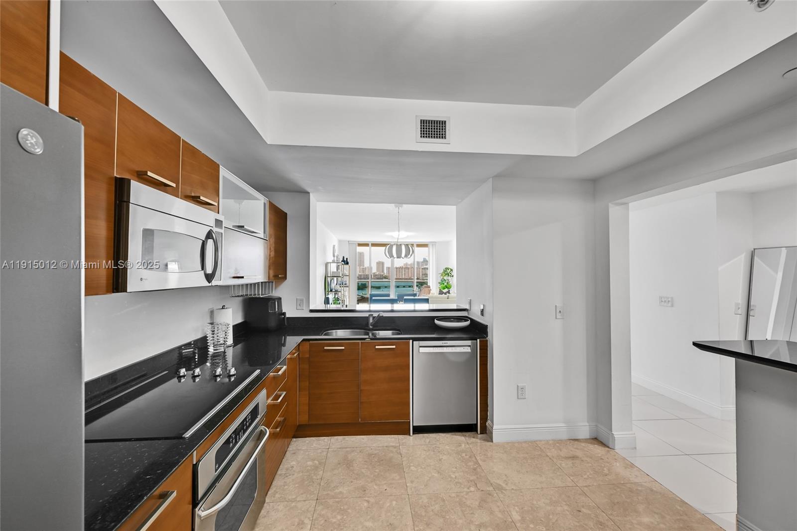 AVENTURA MARINA CONDO NUM - Residential