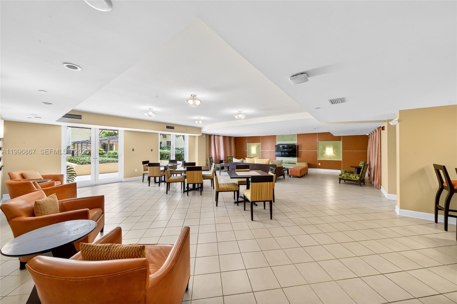 TOSCANO CONDO - Residential