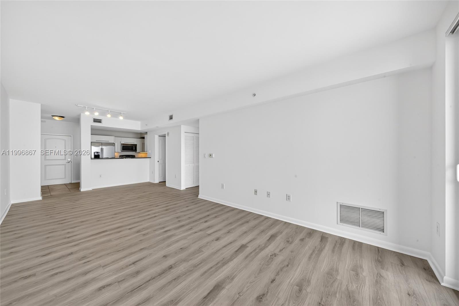 TOSCANO CONDO - Residential