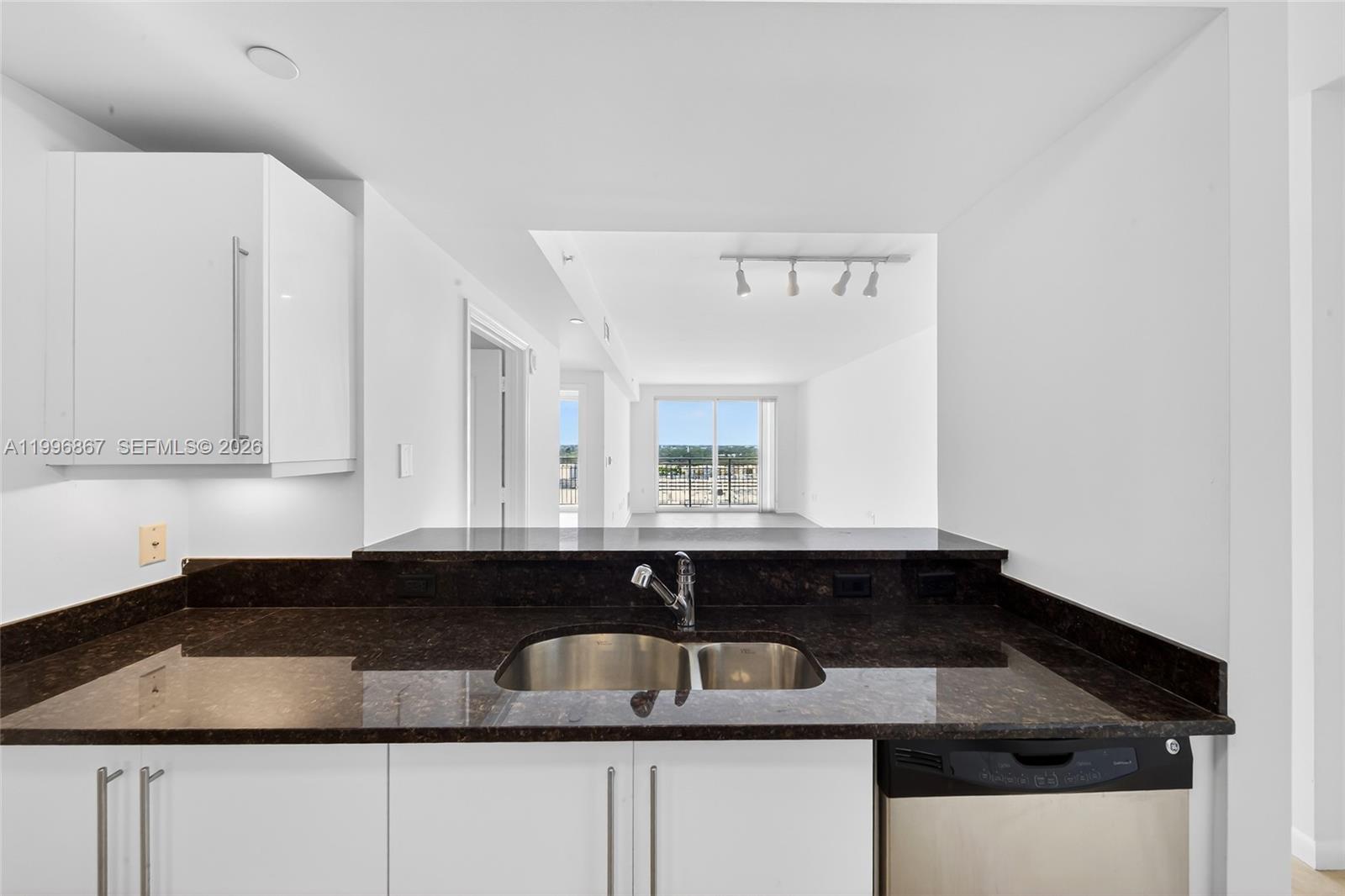 TOSCANO CONDO - Residential