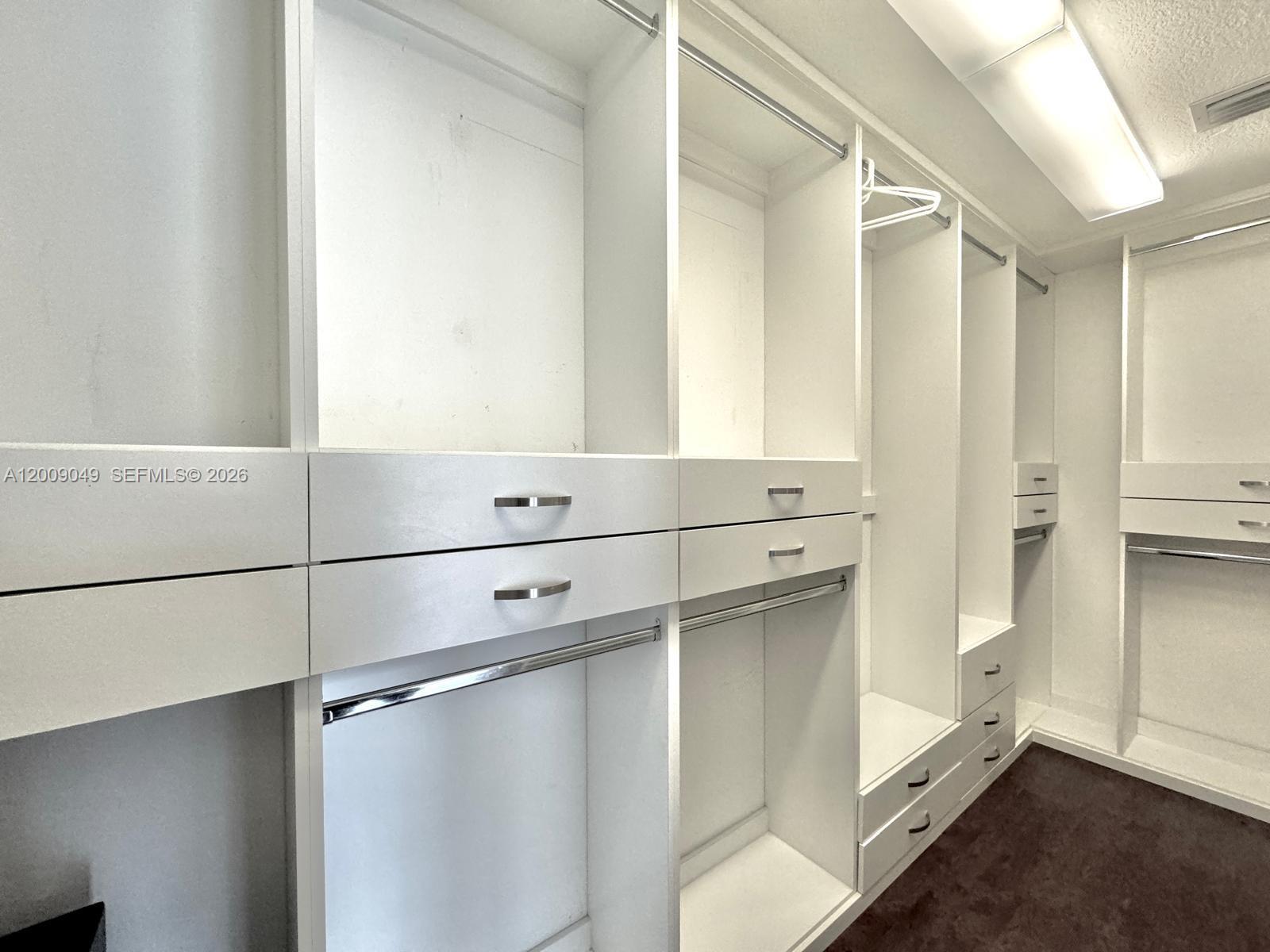 PEMBROKE SHORES - Residential