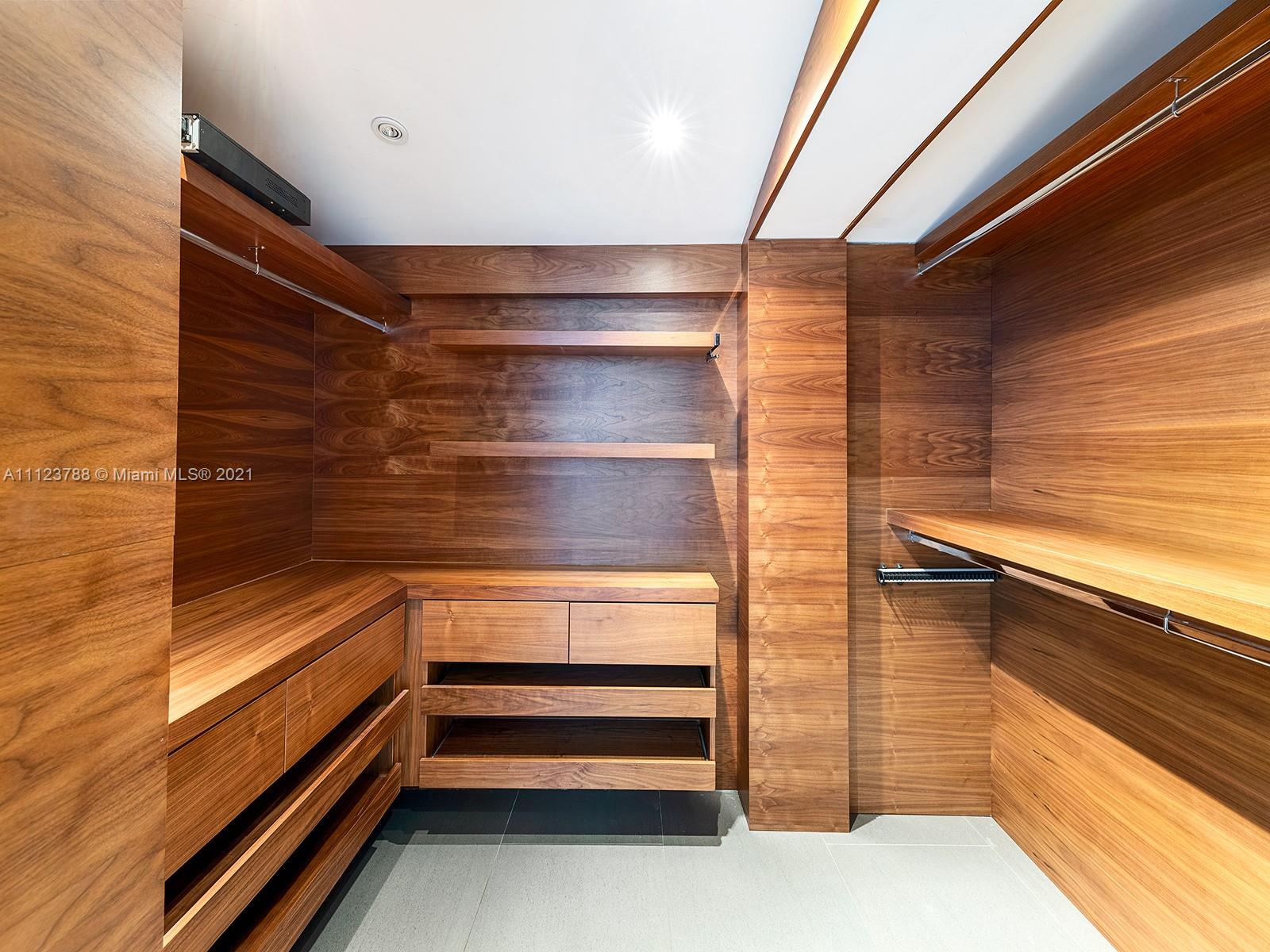 LA GORCE GOLF SUB - Residential