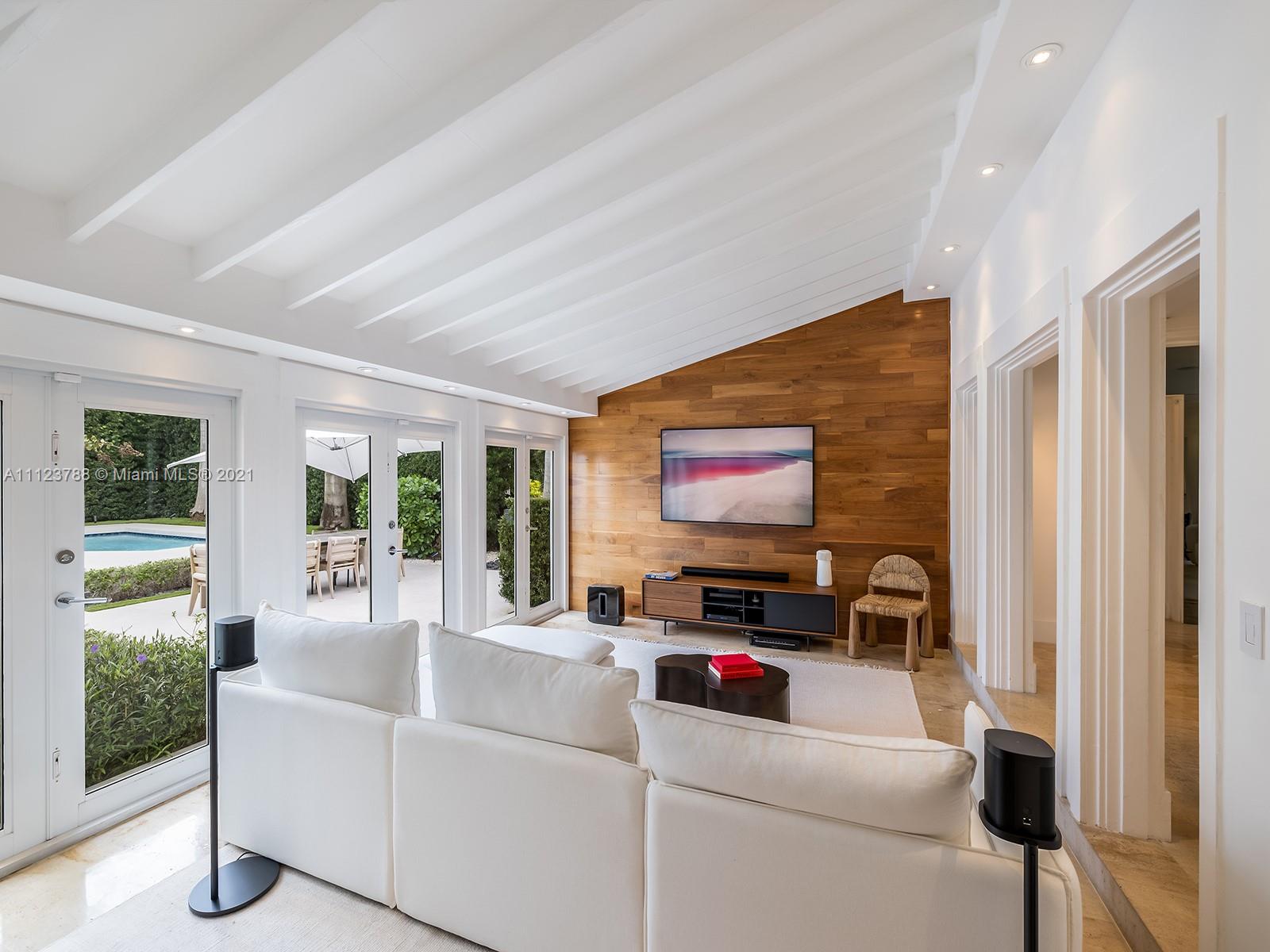 LA GORCE GOLF SUB - Residential