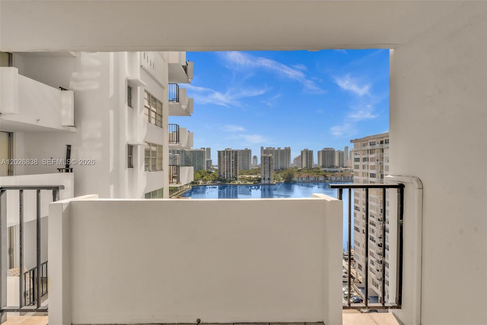 COMMODORE PLAZA CONDO - Residential