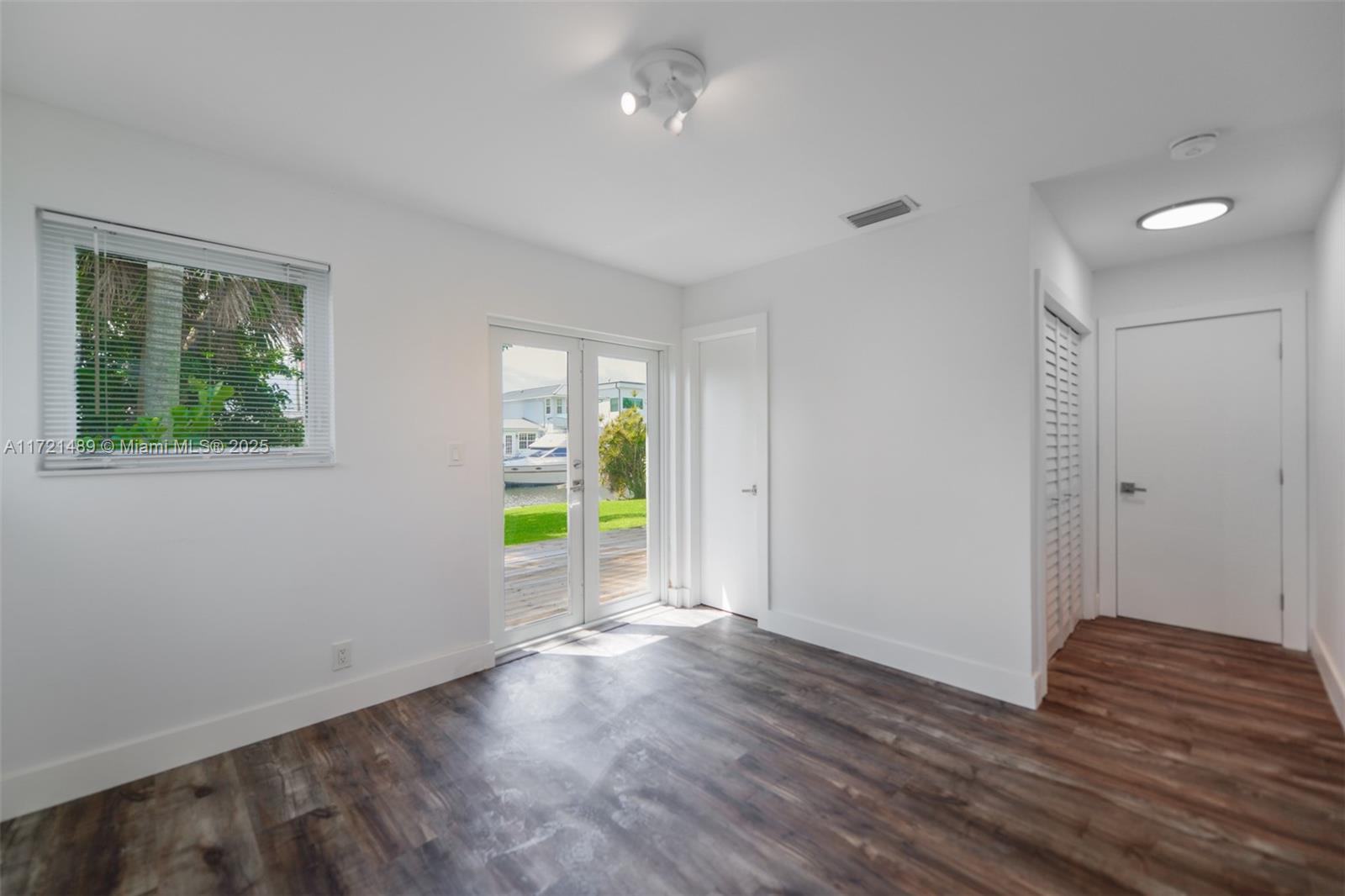 SOUTH NEW RIVER ISLES SEC - Residential