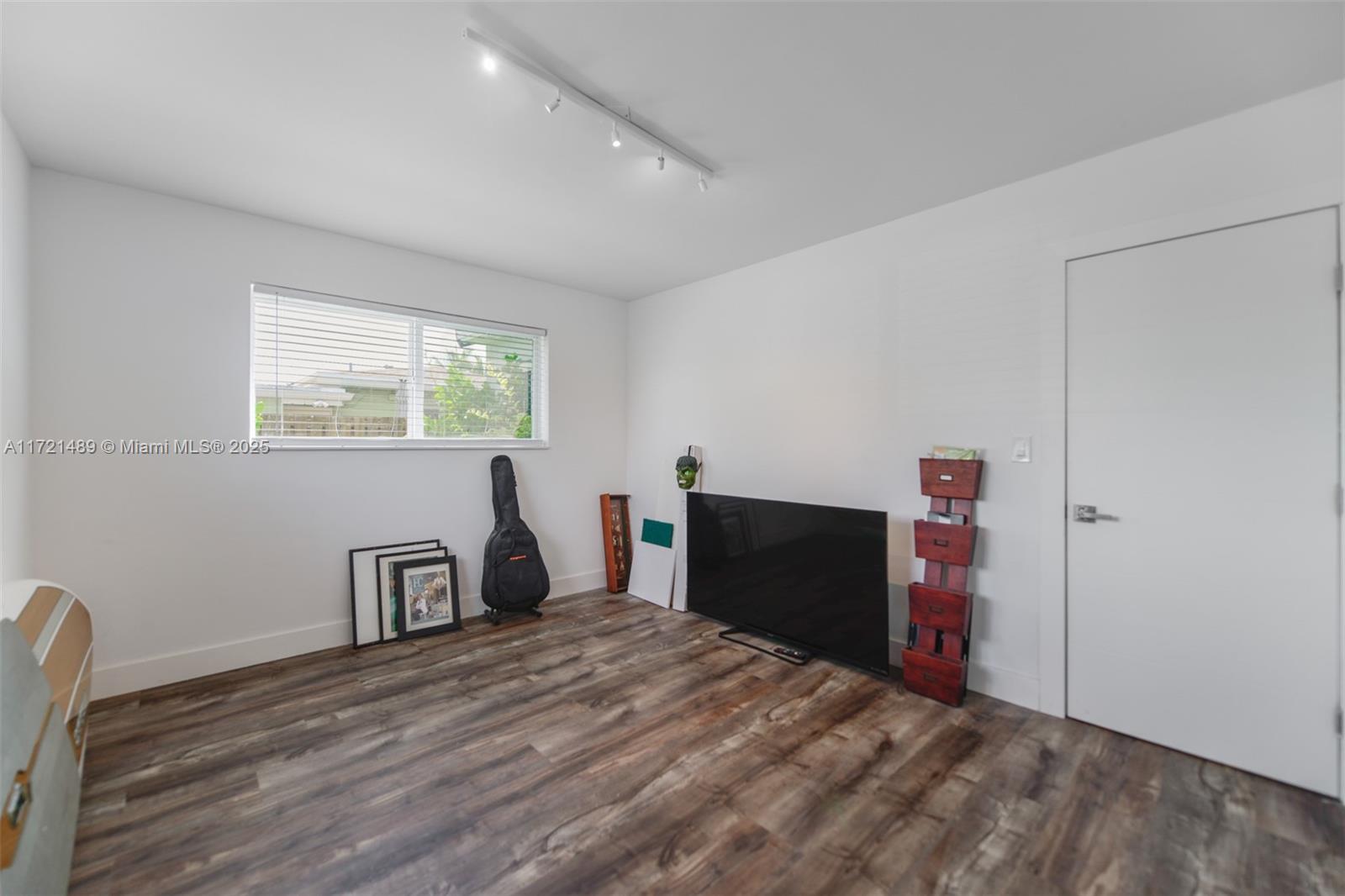 SOUTH NEW RIVER ISLES SEC - Residential