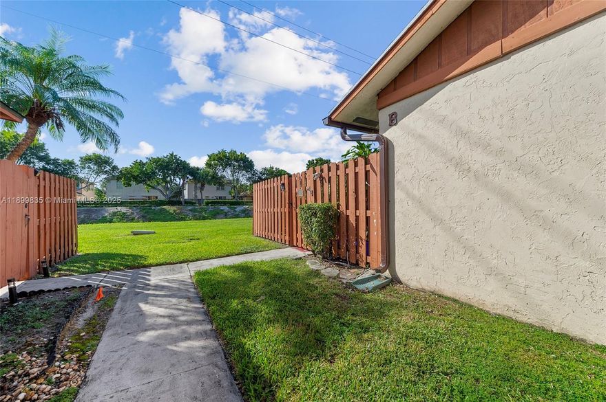 Welcome to this meticulously maintained 1-story townhome in West Palm Beach!
This home features a spacious open-concept living/kitchen area, an ensuite primary bedroom with private patio access, plus 2 additional bedrooms and a full guest bath. New washer & dryer in hallway. Recent updates include: AC (2010), Roof (2012), Water Heater (2025), Dishwasher (2025) — all 4-point inspection passed.
Very low HOA includes pool, clubhouse, tennis court, and nightly security patrol.
Perfect for first-time homebuyers or investors. Seller is motivated — schedule your private showing today!