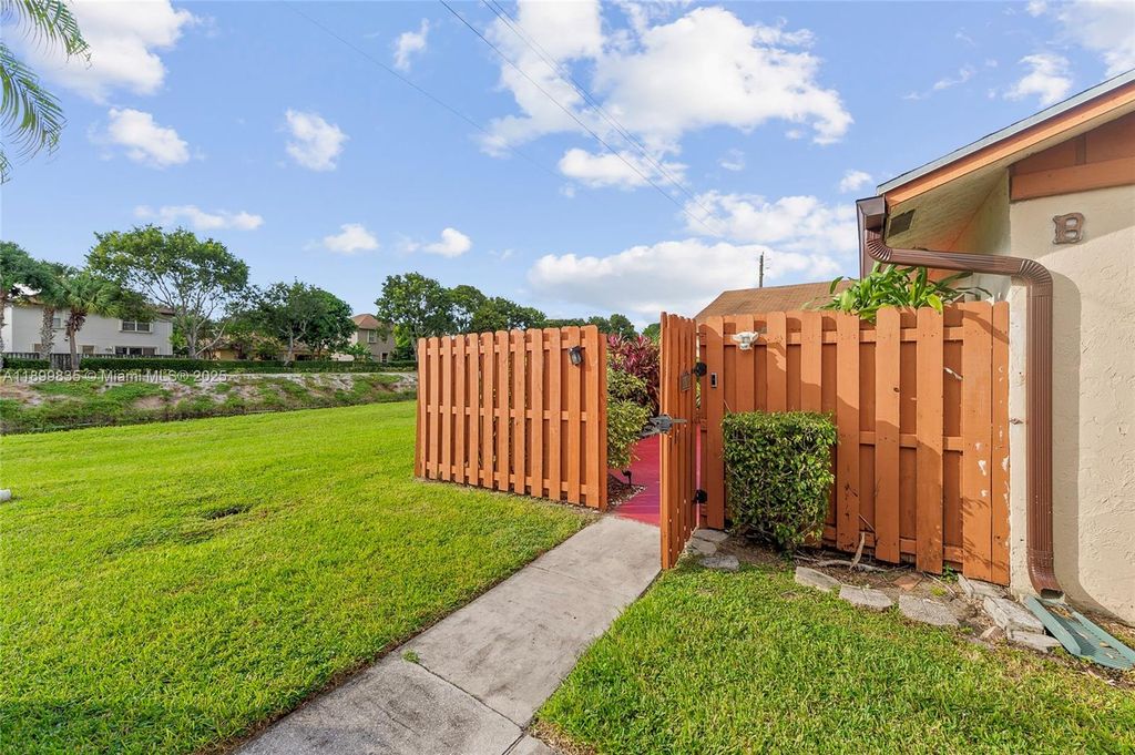 Photo of 1101 Summit Place Cir #B, West Palm Beach, FL 33415 (MLS # A11899835)