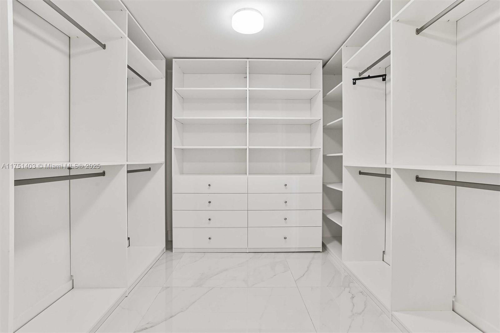 2000 ISL BLVD WILLIAMS IS - Residential