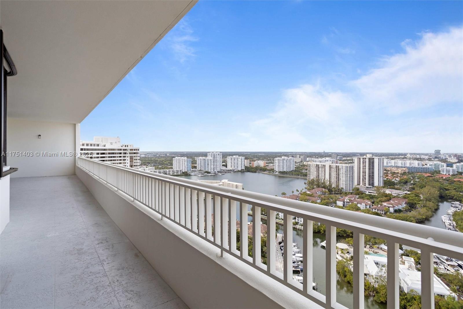 2000 ISL BLVD WILLIAMS IS - Residential