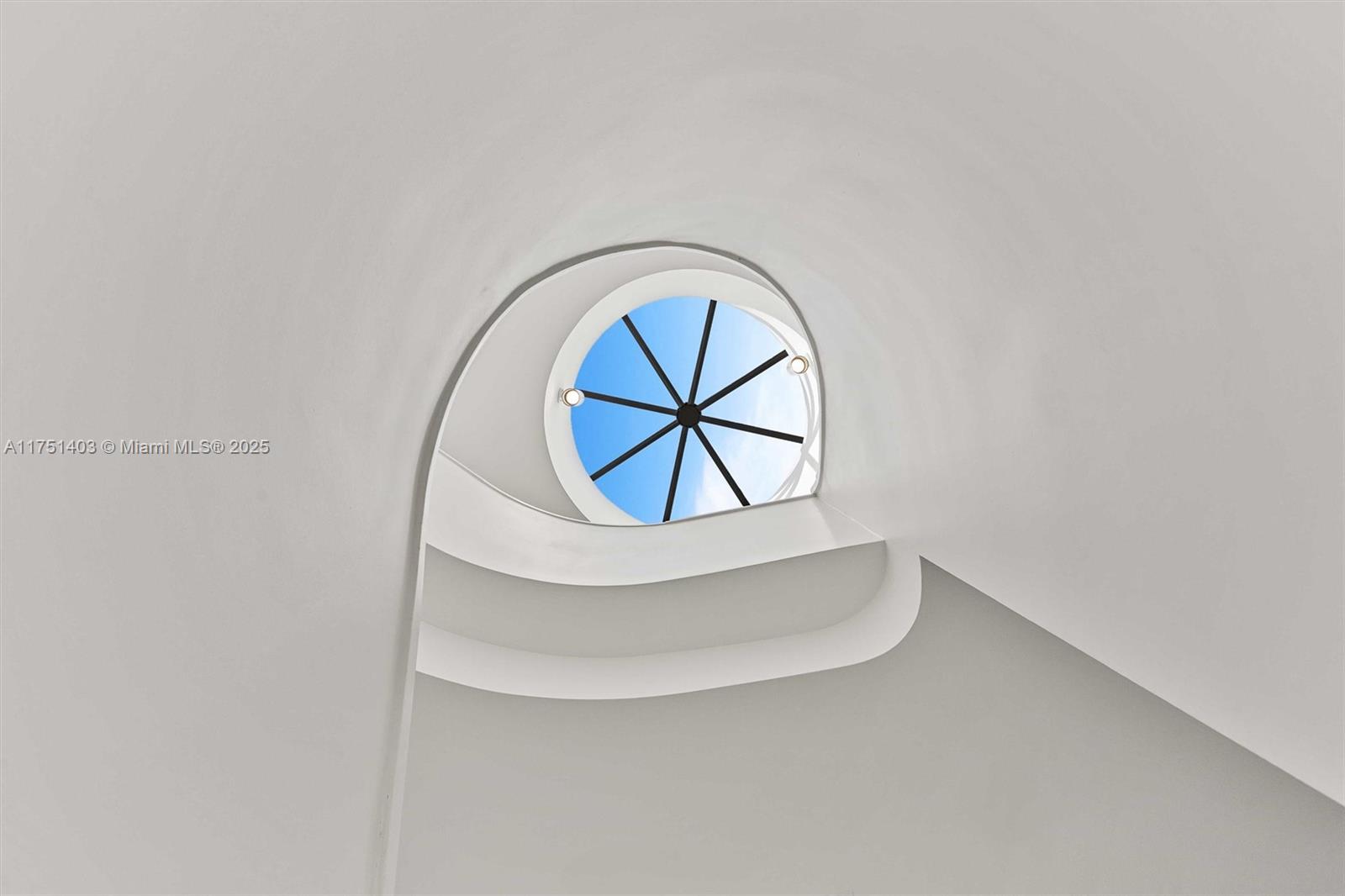 2000 ISL BLVD WILLIAMS IS - Residential