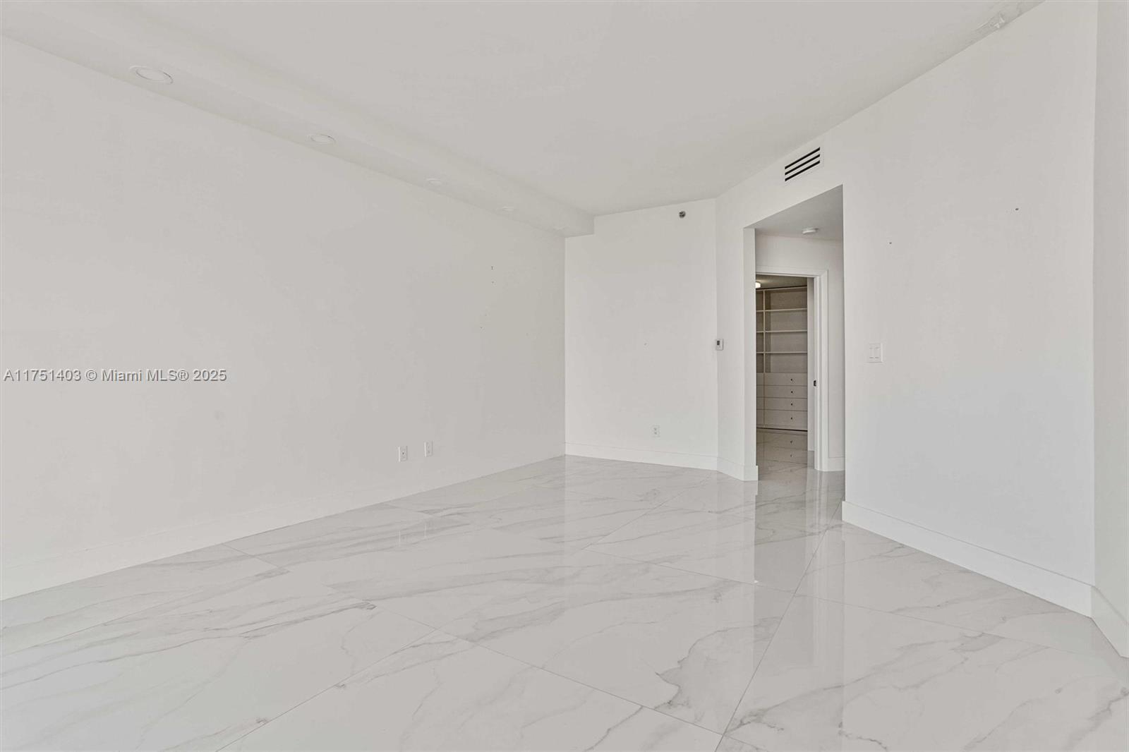 2000 ISL BLVD WILLIAMS IS - Residential