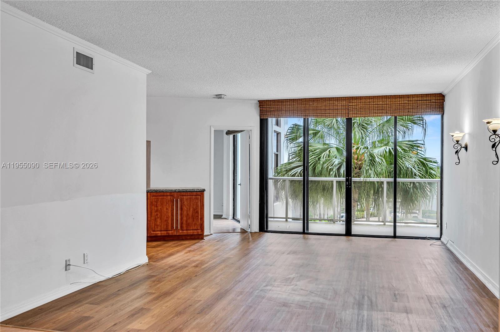 HAMPTONS WEST CONDO - Residential