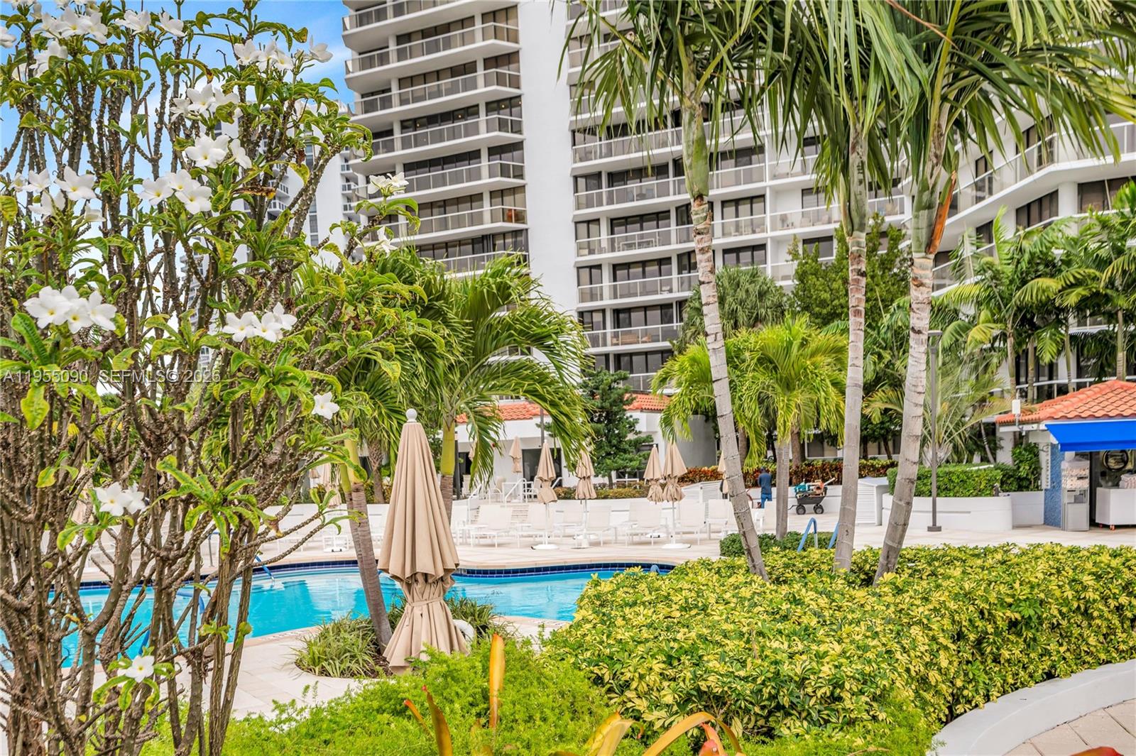 HAMPTONS WEST CONDO - Residential