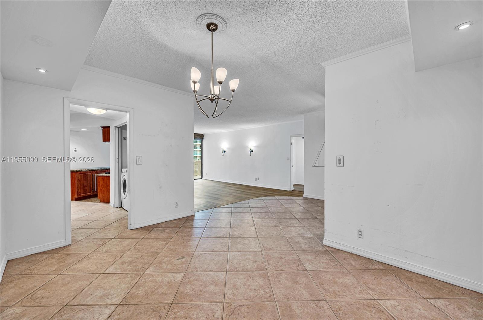 HAMPTONS WEST CONDO - Residential