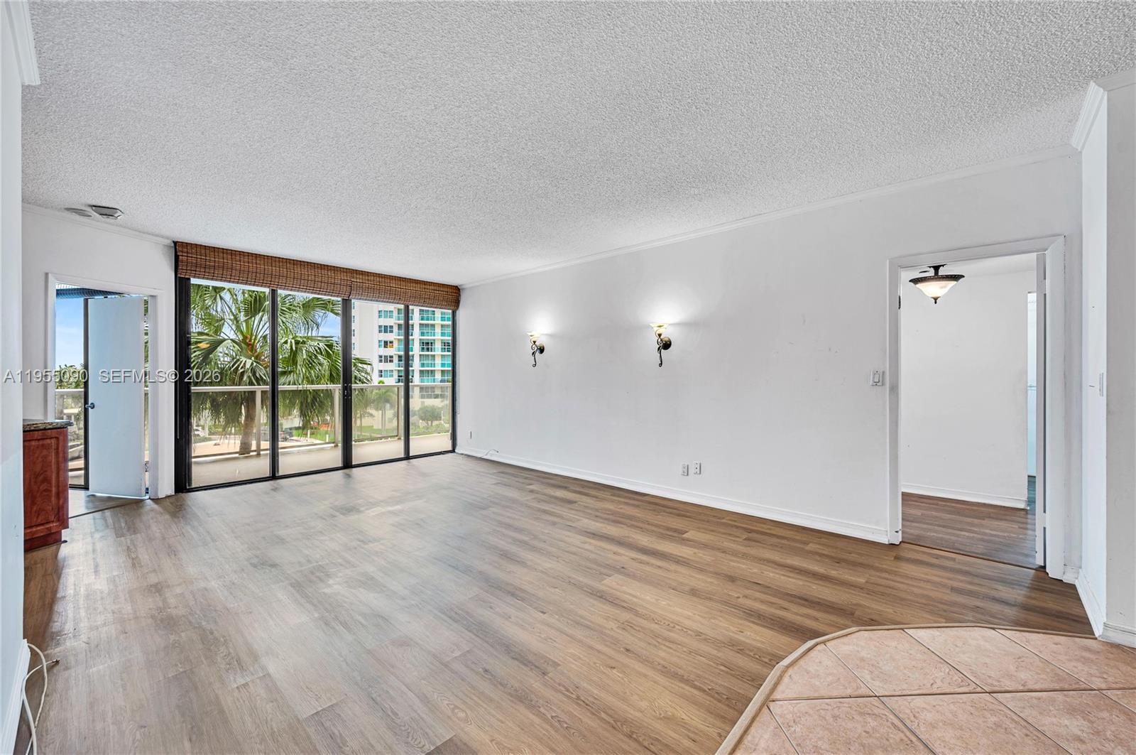 HAMPTONS WEST CONDO - Residential