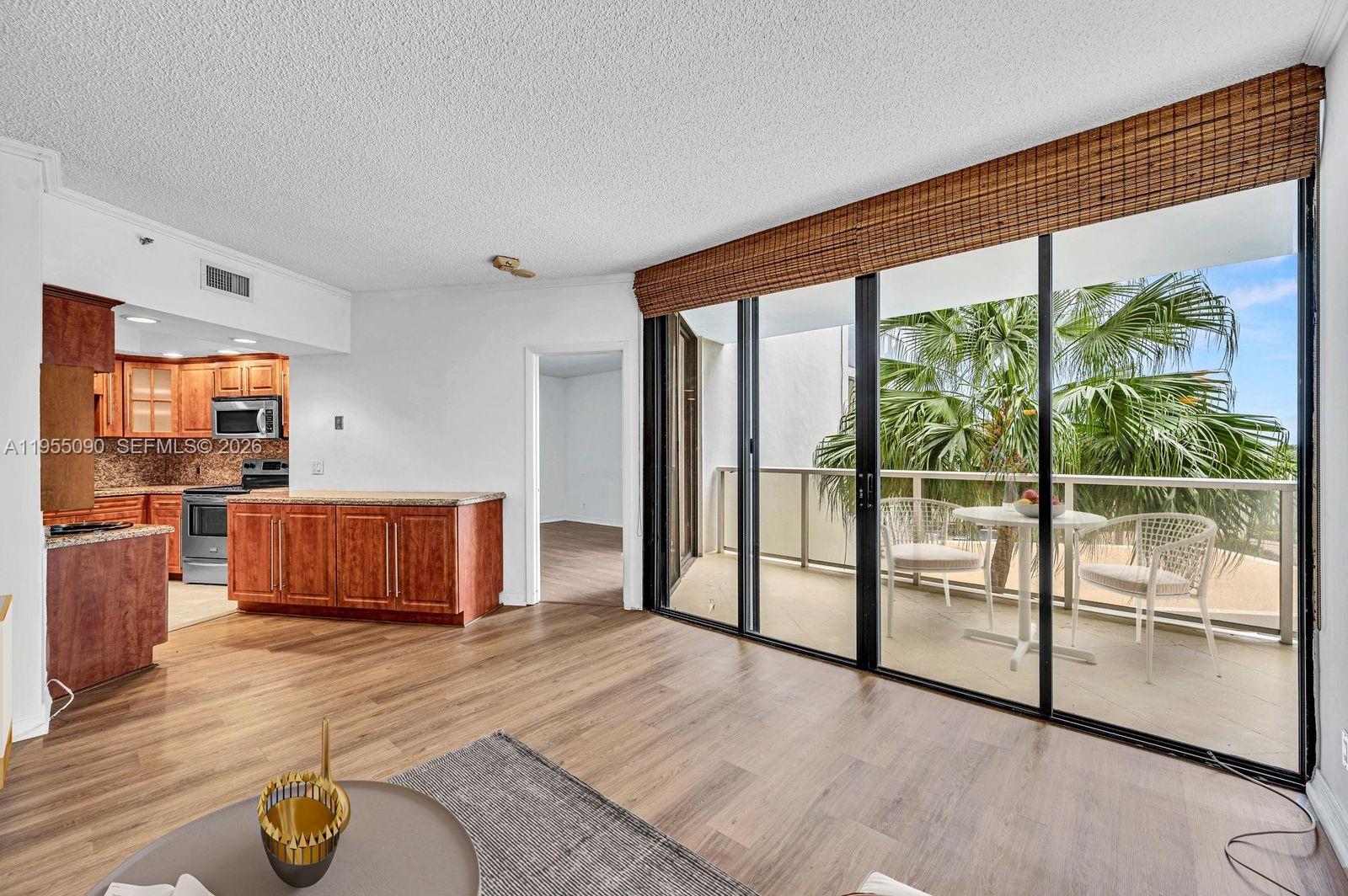 HAMPTONS WEST CONDO - Residential