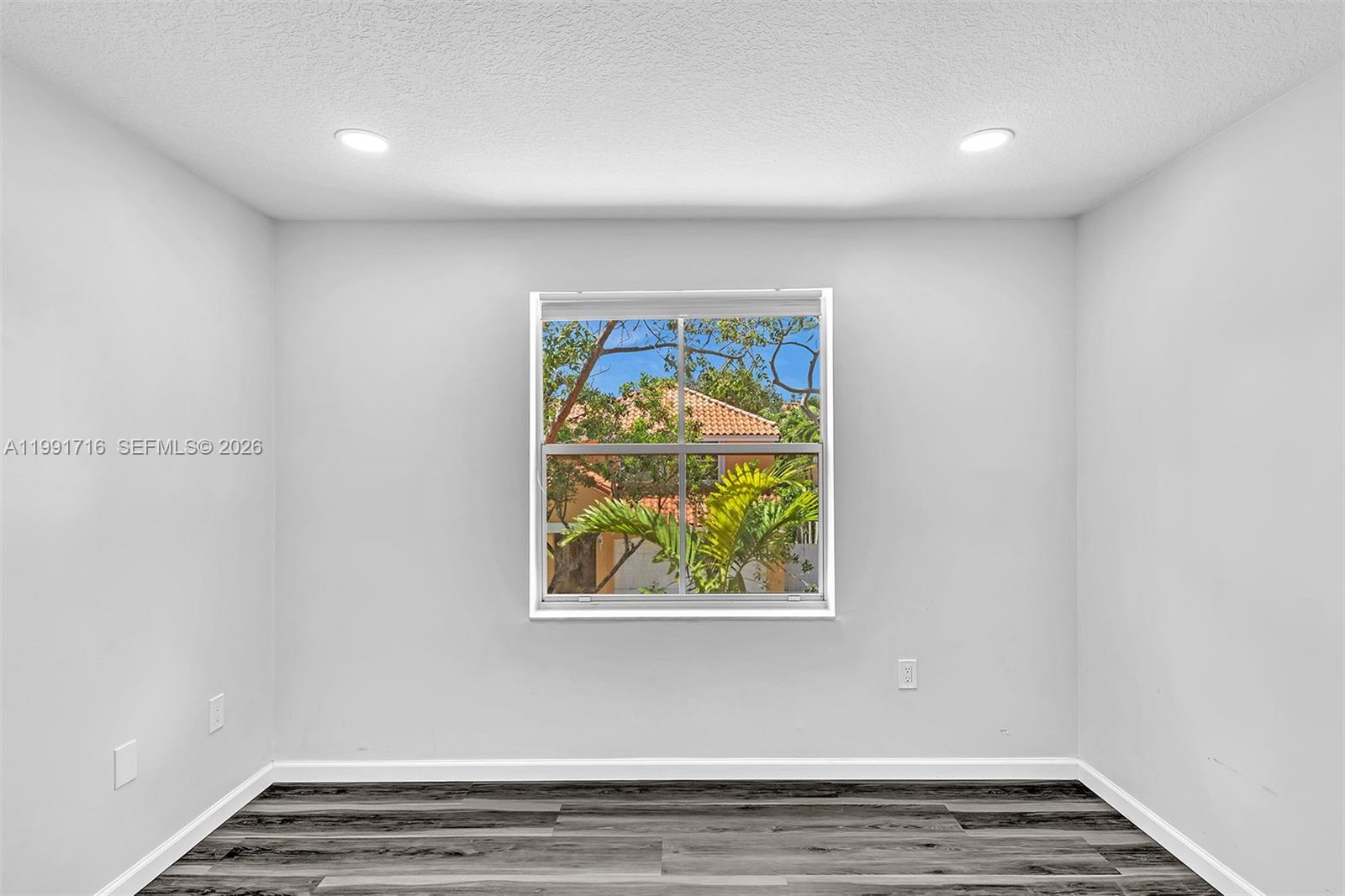 EMERALD POINTE - Residential