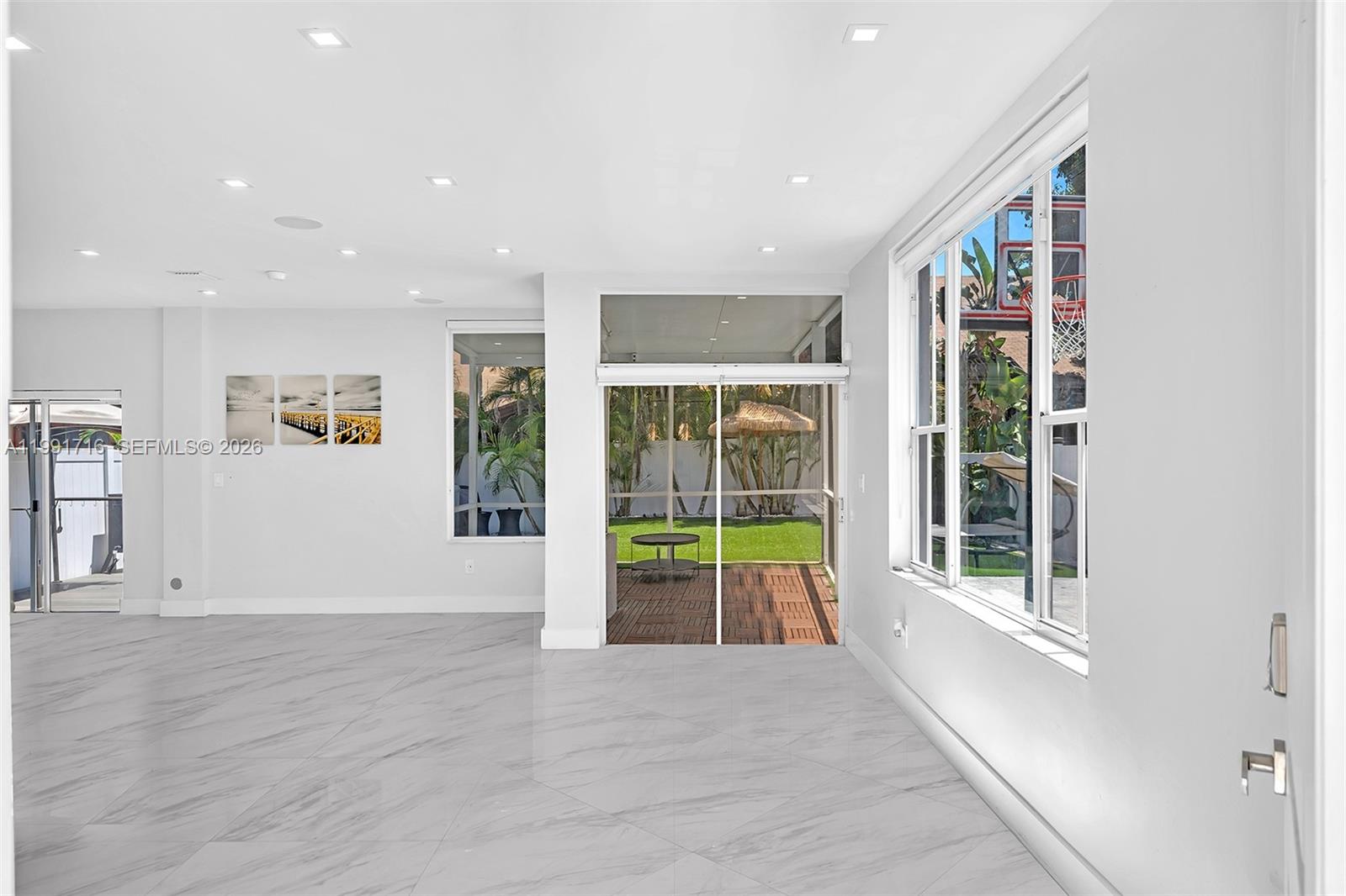 EMERALD POINTE - Residential