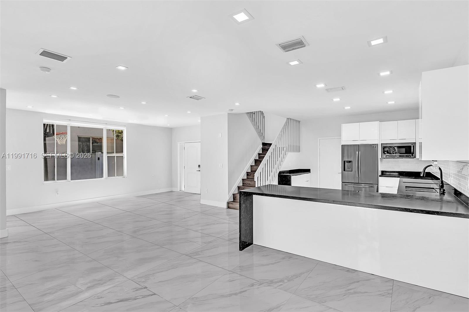 EMERALD POINTE - Residential