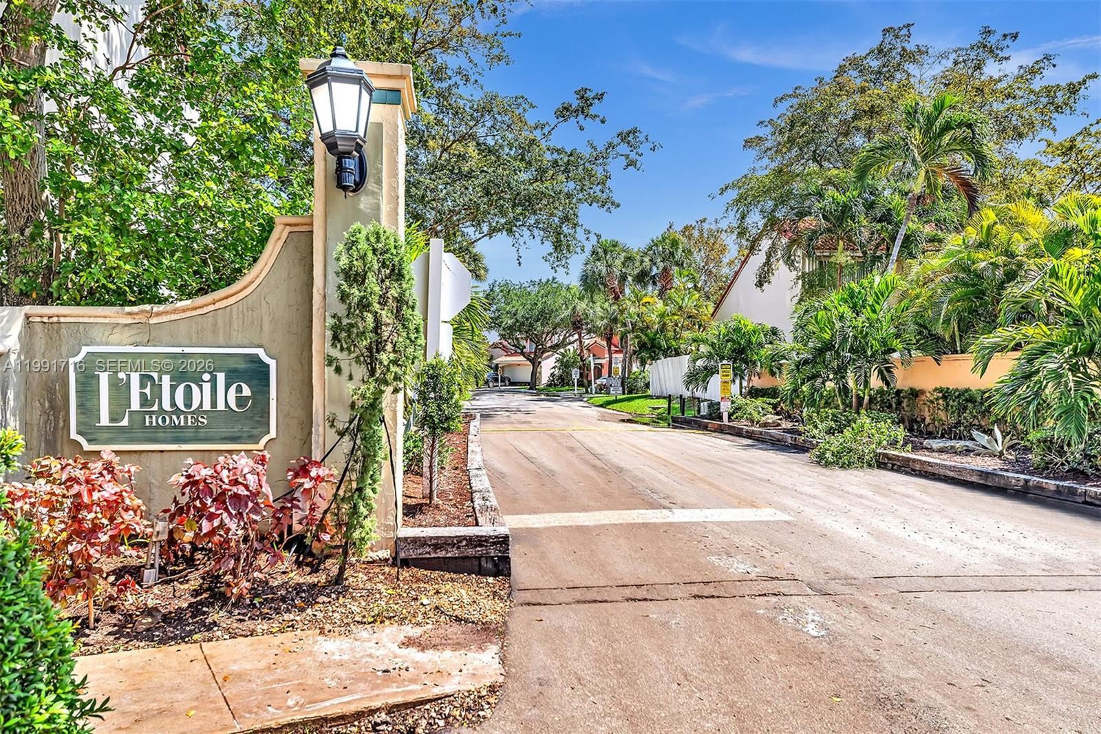 EMERALD POINTE - Residential