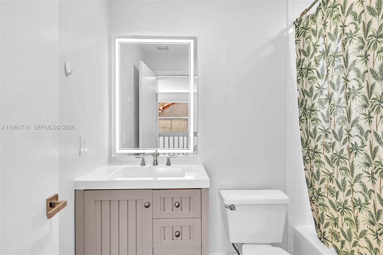 EMERALD POINTE - Residential