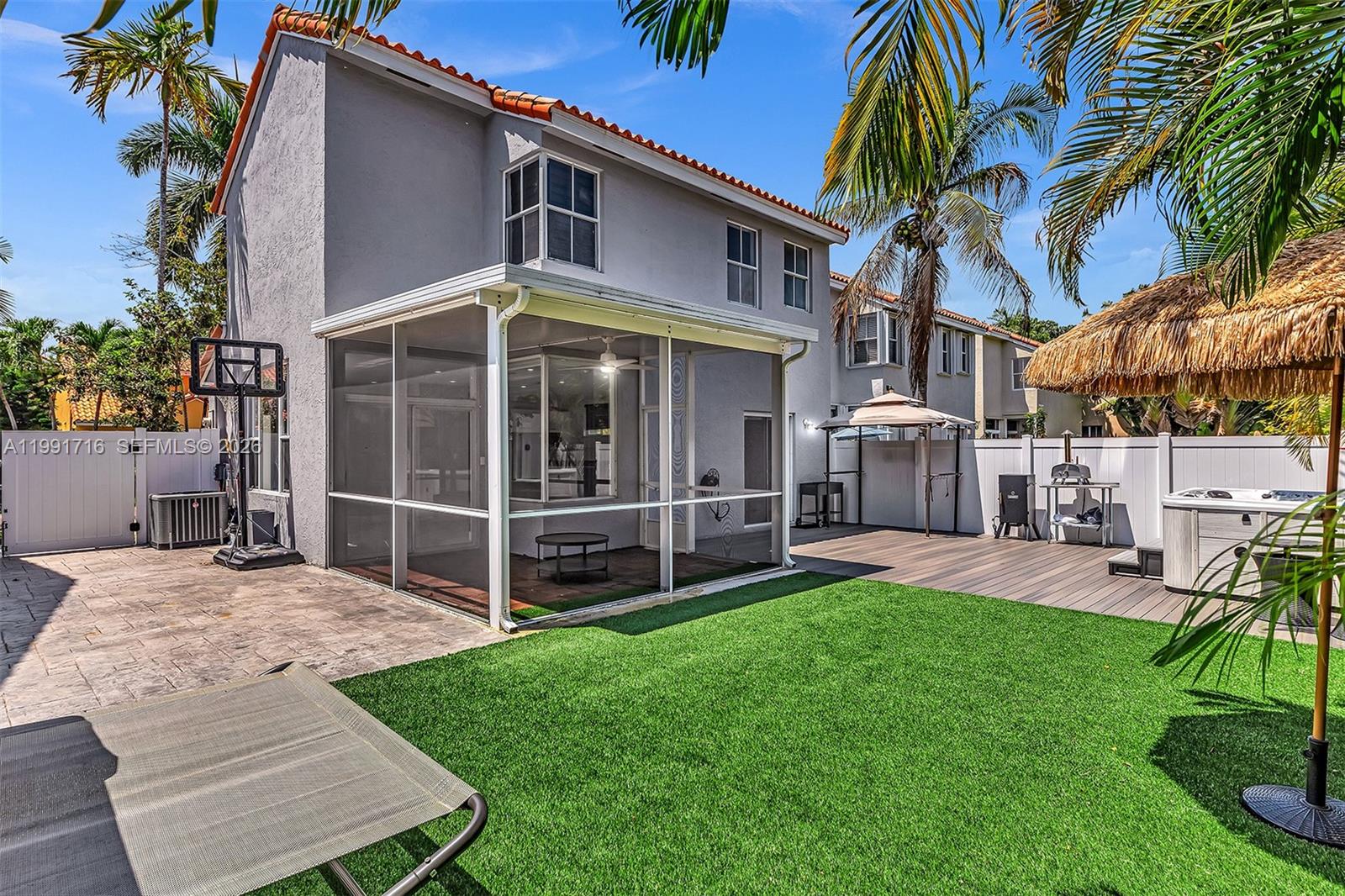 EMERALD POINTE - Residential