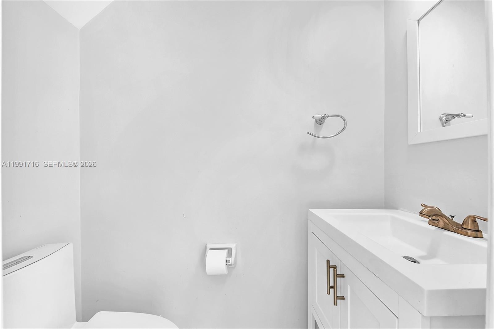 EMERALD POINTE - Residential