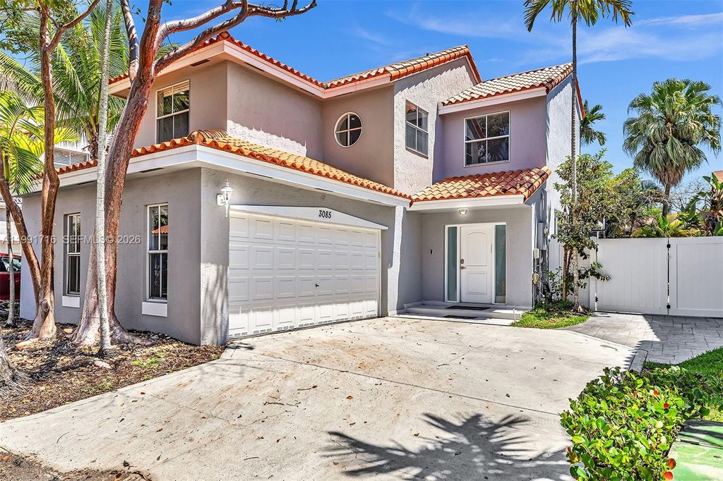 Photo of 3085 N 36th Ave, Hollywood, FL 33021 (MLS # A11991716)