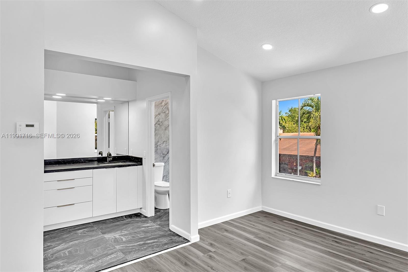 EMERALD POINTE - Residential