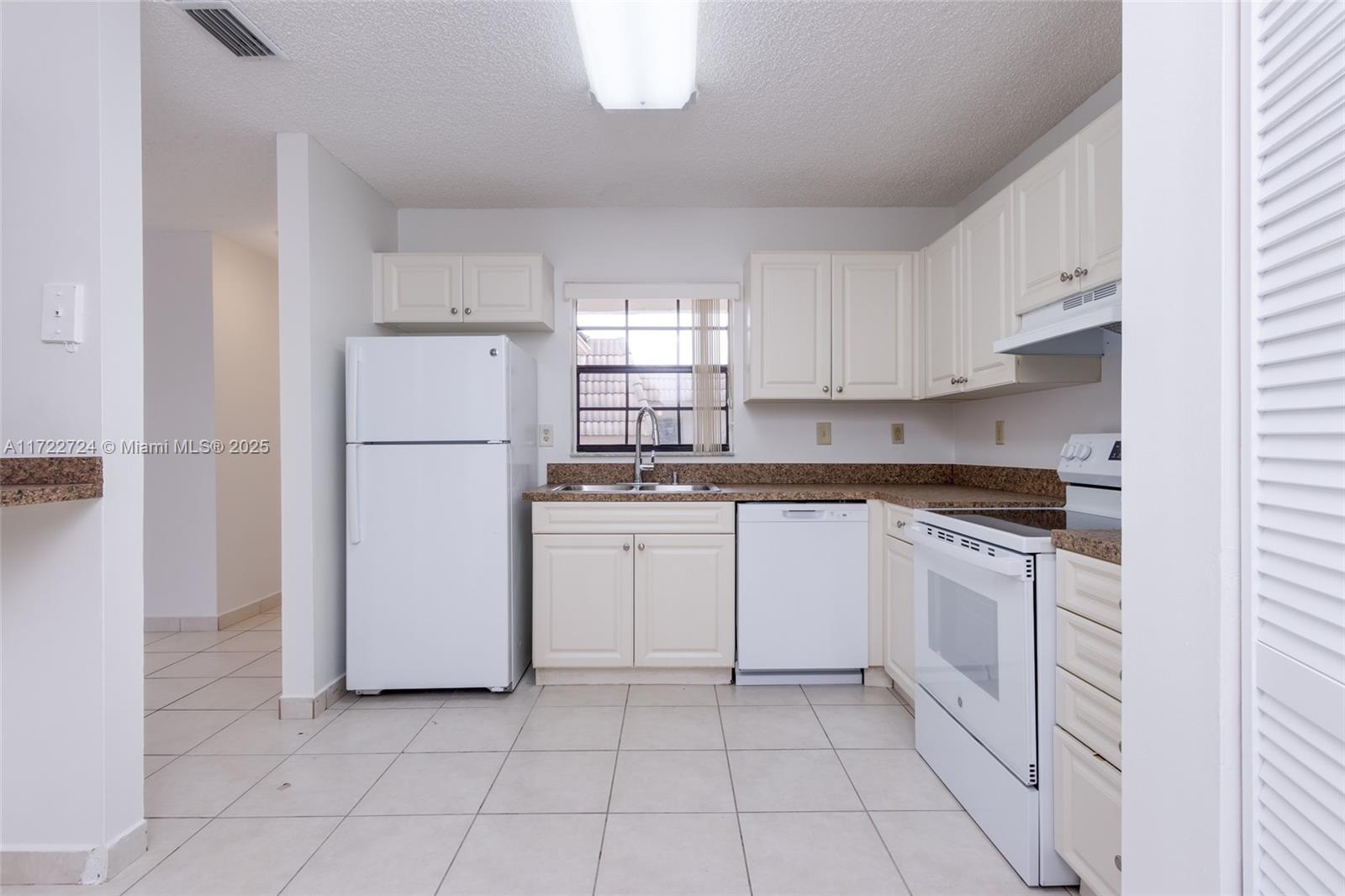 GRENADIER TRACE I CONDO - Residential