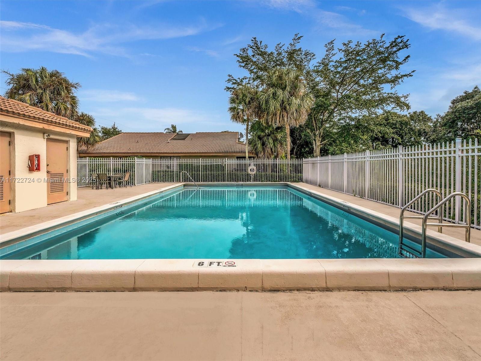 GRENADIER TRACE I CONDO - Residential